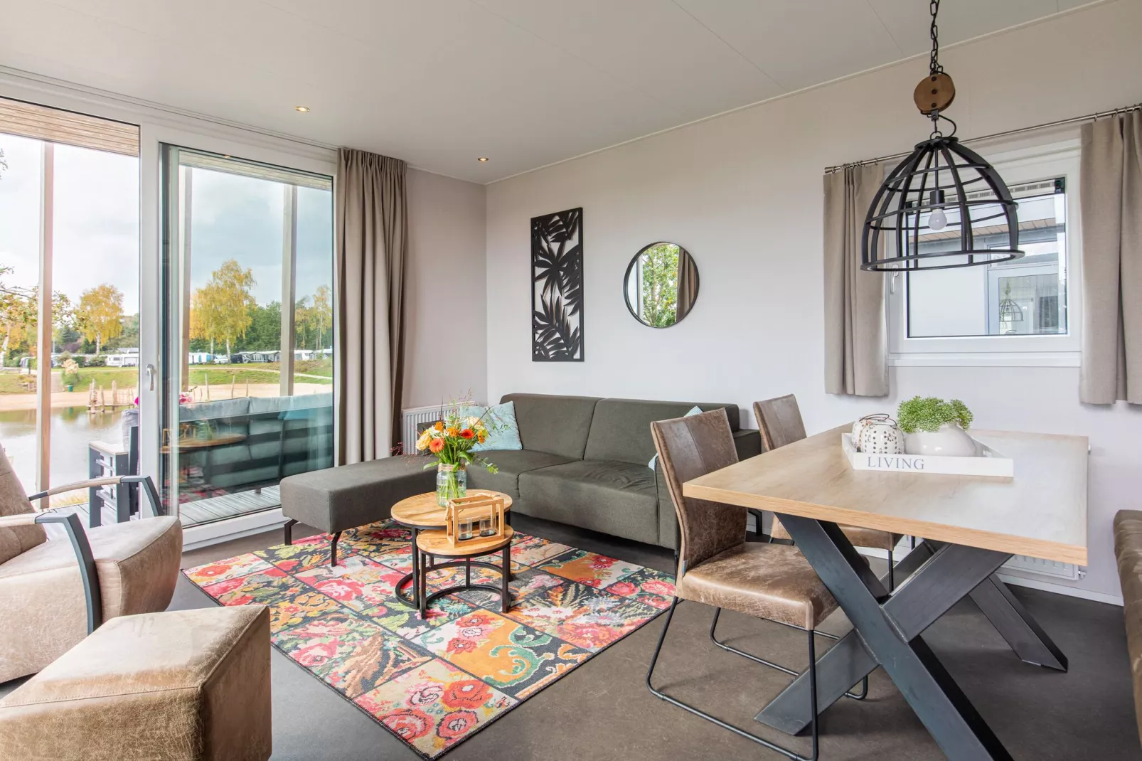 Vakantiepark Leukermeer 10-Living room