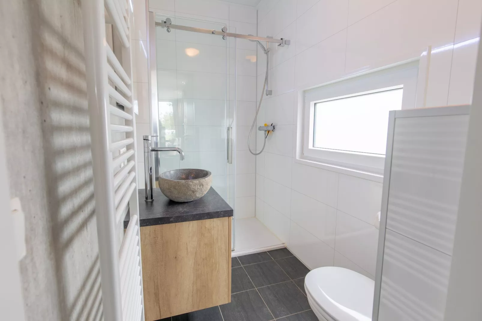 Vakantiepark Leukermeer 10-Bathroom