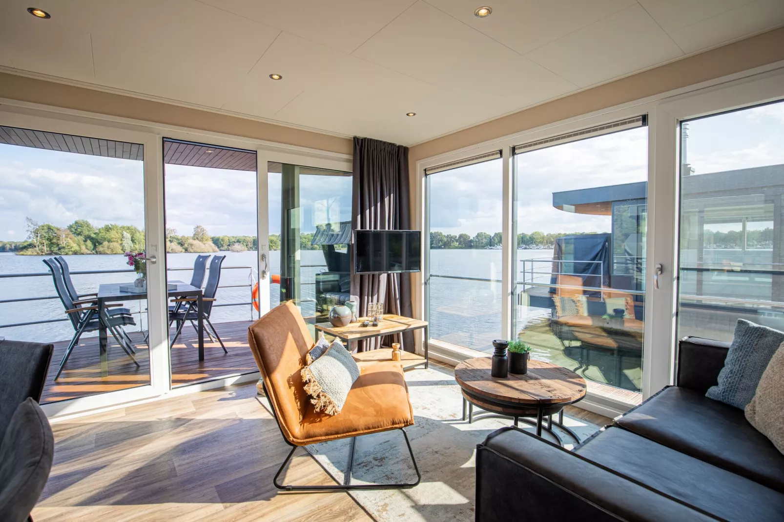 Vakantiepark Leukermeer 9-Wohnzimmer