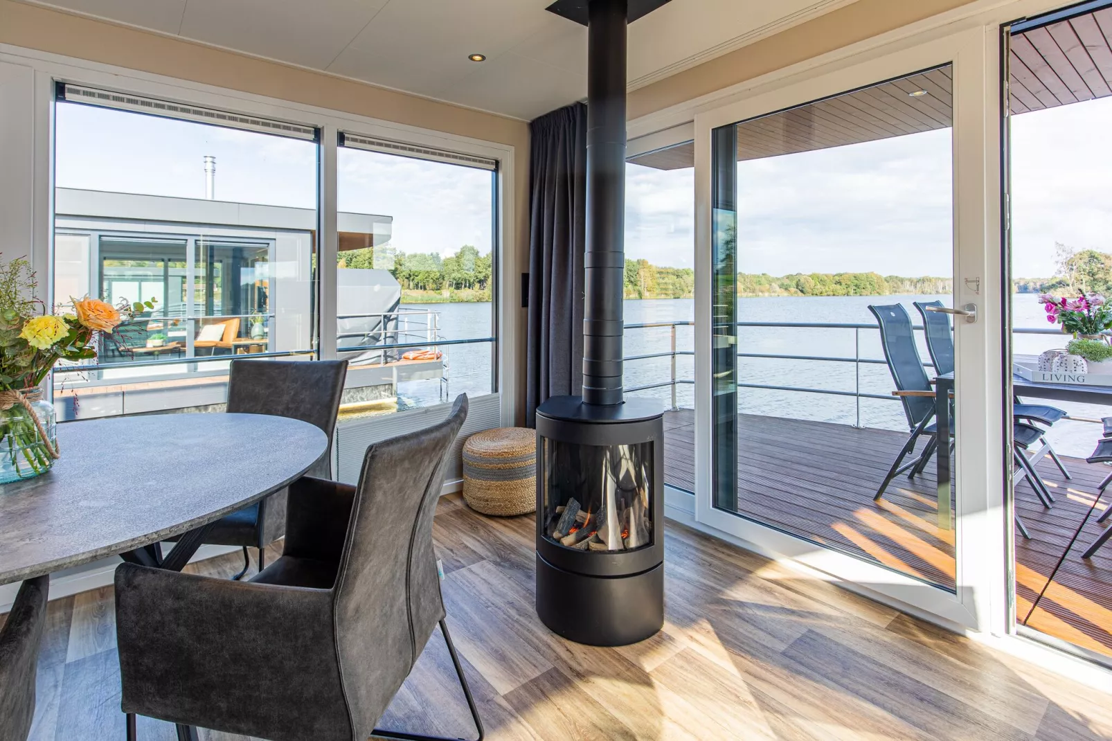 Vakantiepark Leukermeer 9-Wohnzimmer