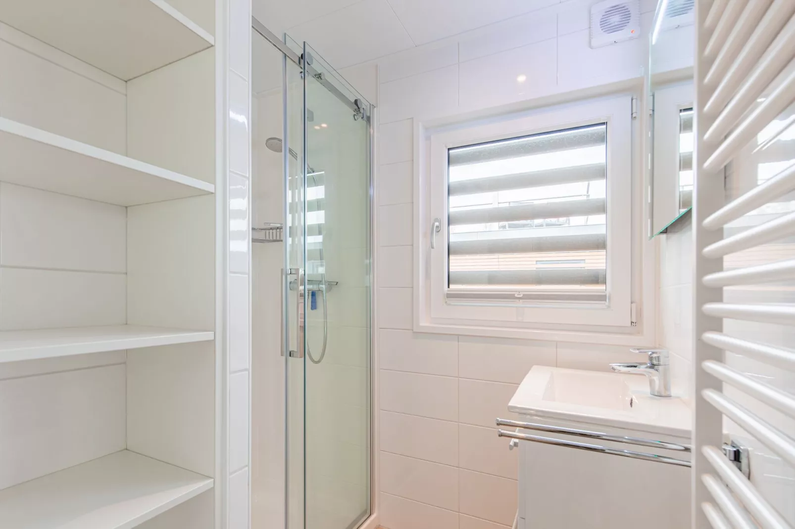 Vakantiepark Leukermeer 9-Badezimmer