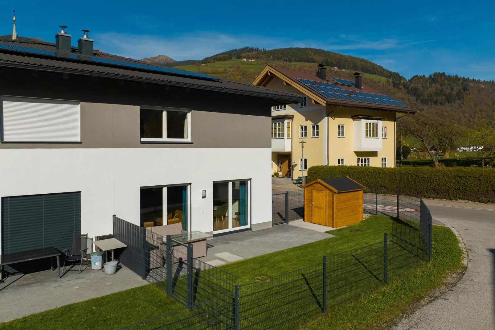 Haus Niedernsill-Gardens summer