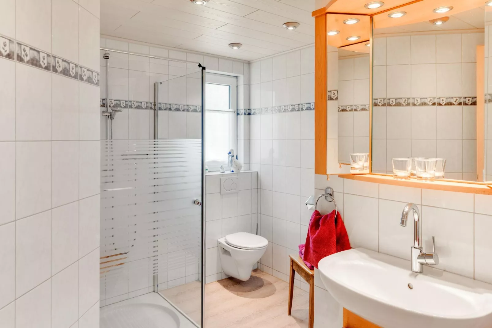 Zum Spitzen Land-Bathroom