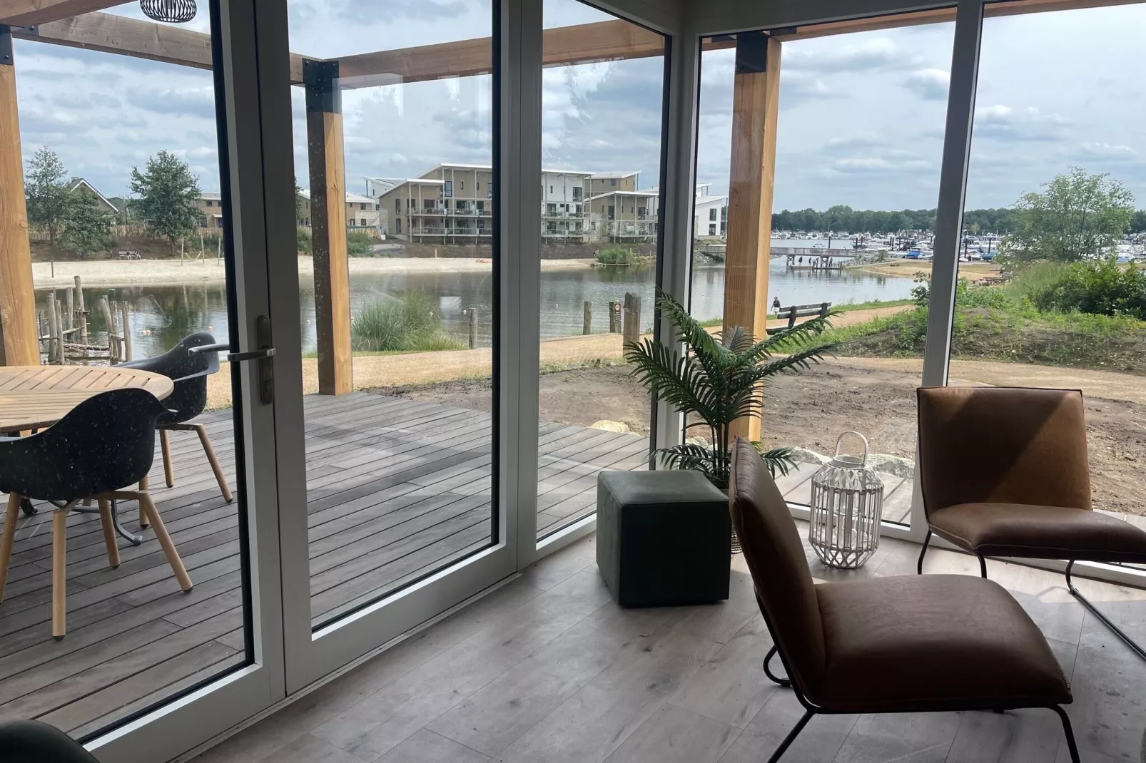 Vakantiepark Leukermeer 7-Living room