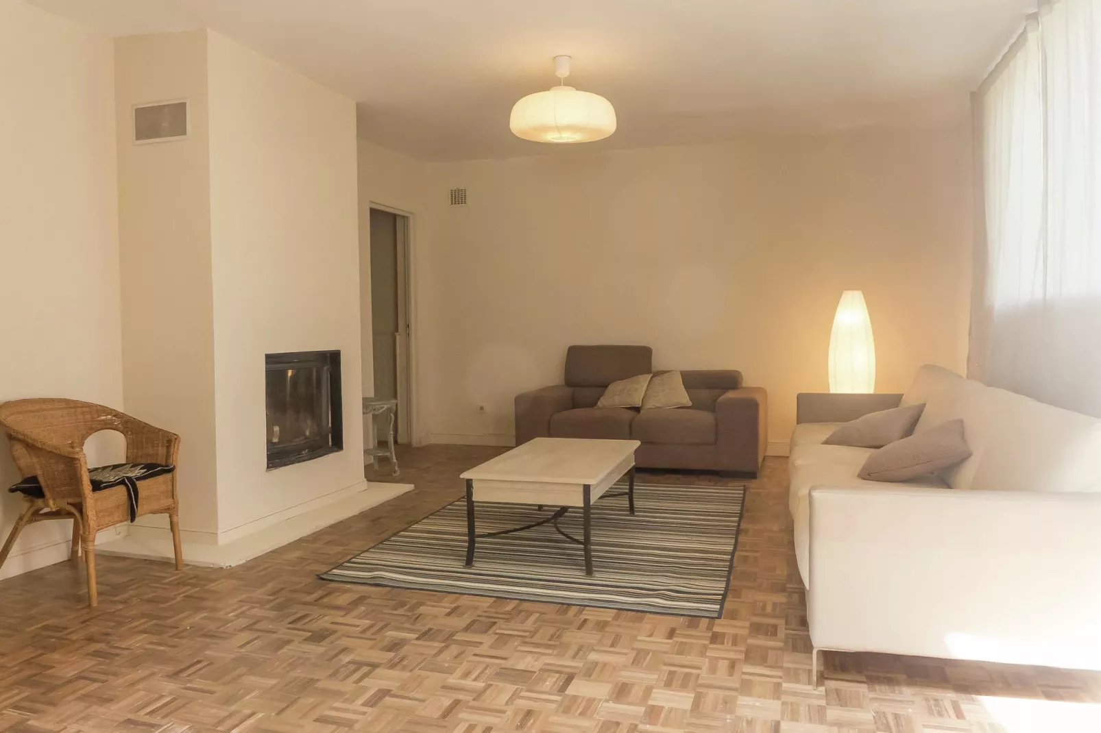 AR19-Living room