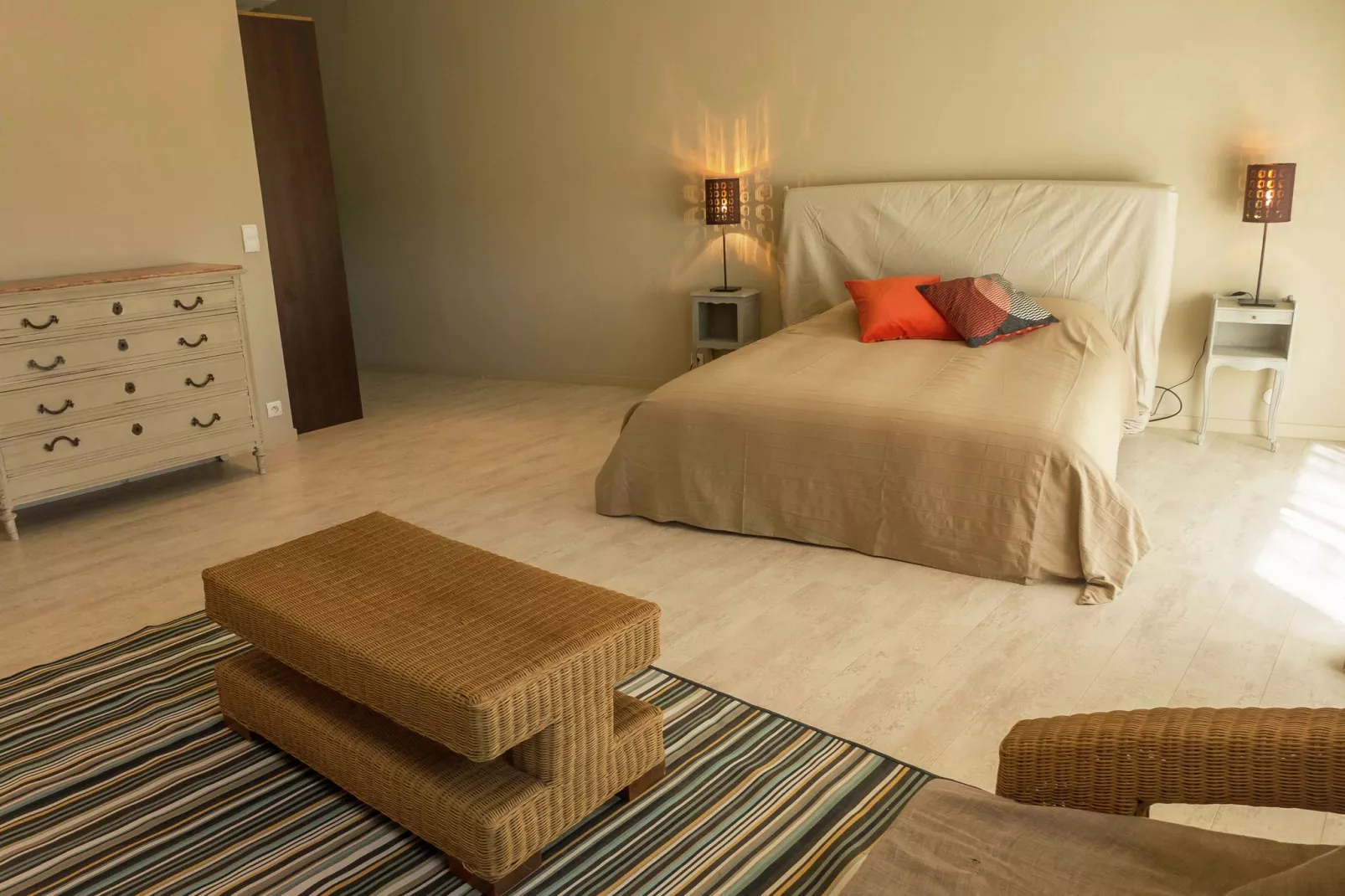 AR19-Bedroom