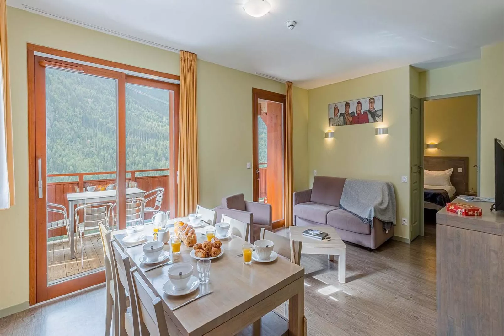 Les Epinettes 4-Dining room