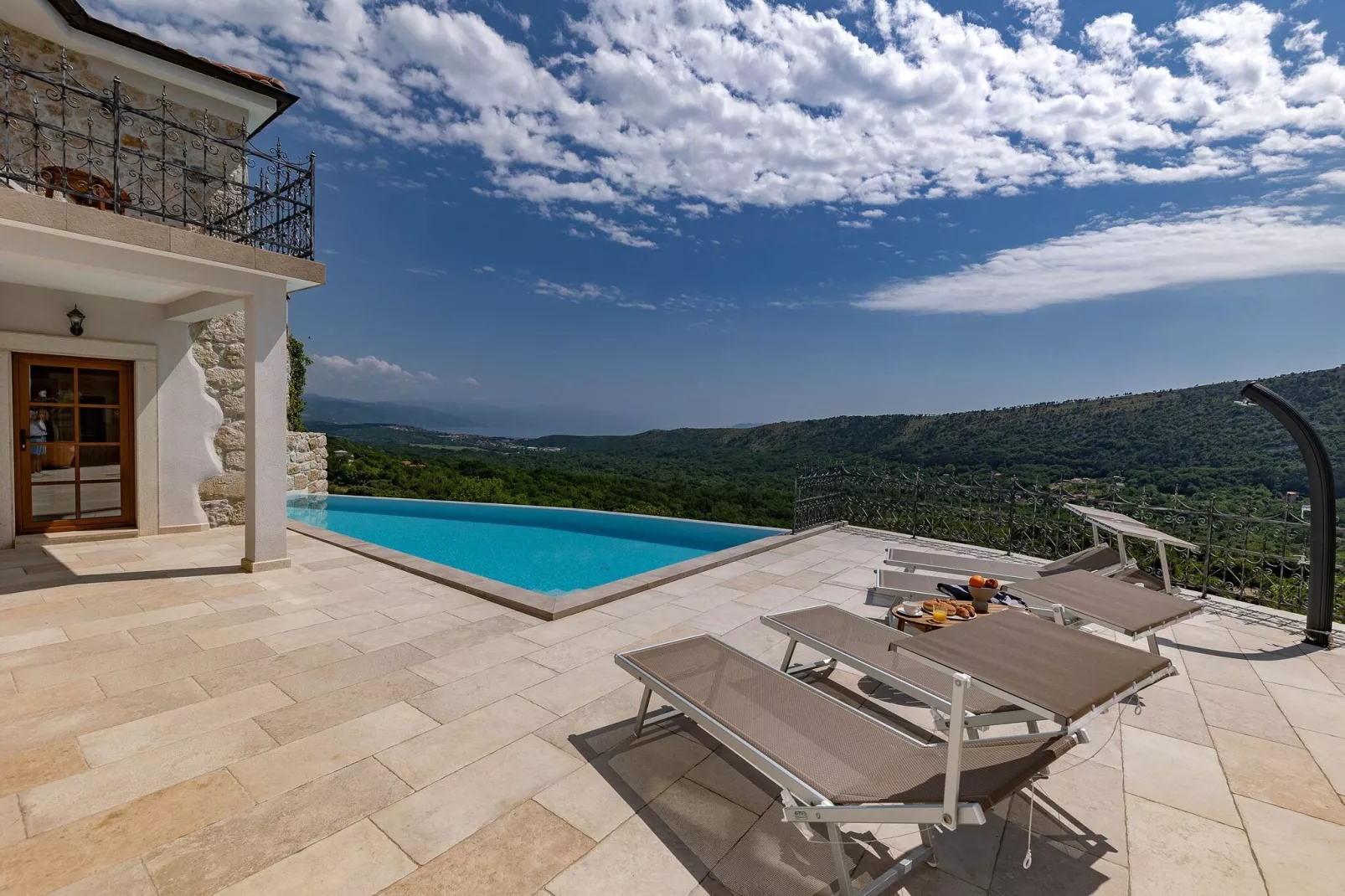 Evini Dvori-Pool