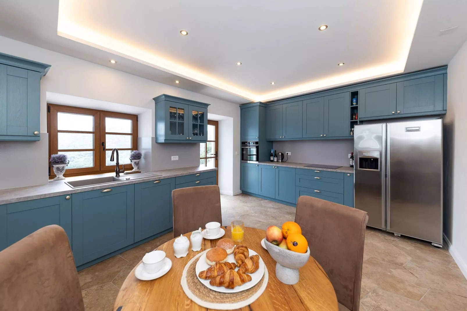 Evini Dvori-Kitchen