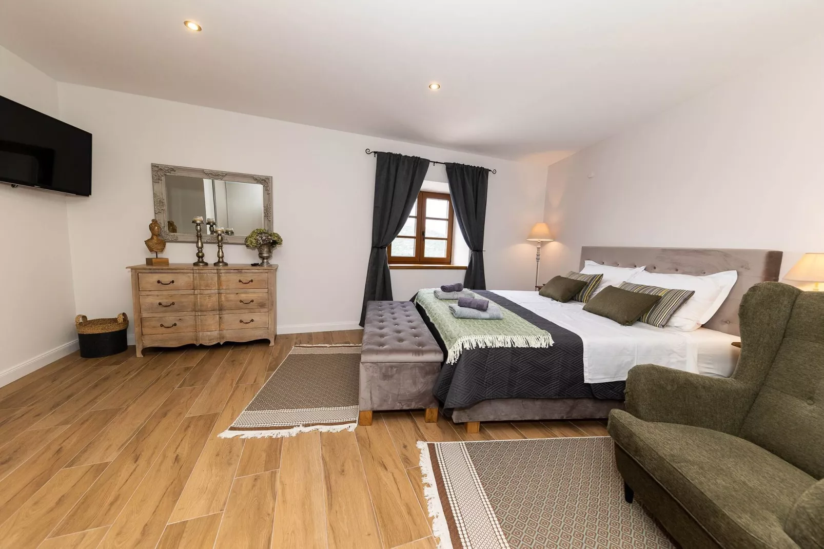 Evini Dvori-Bedroom