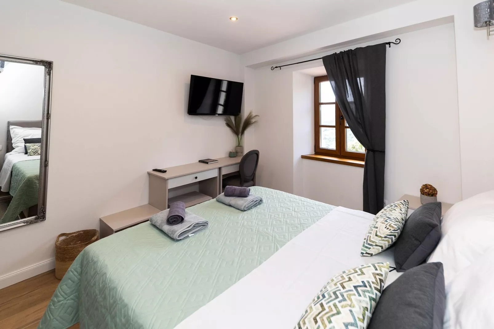 Evini Dvori-Bedroom