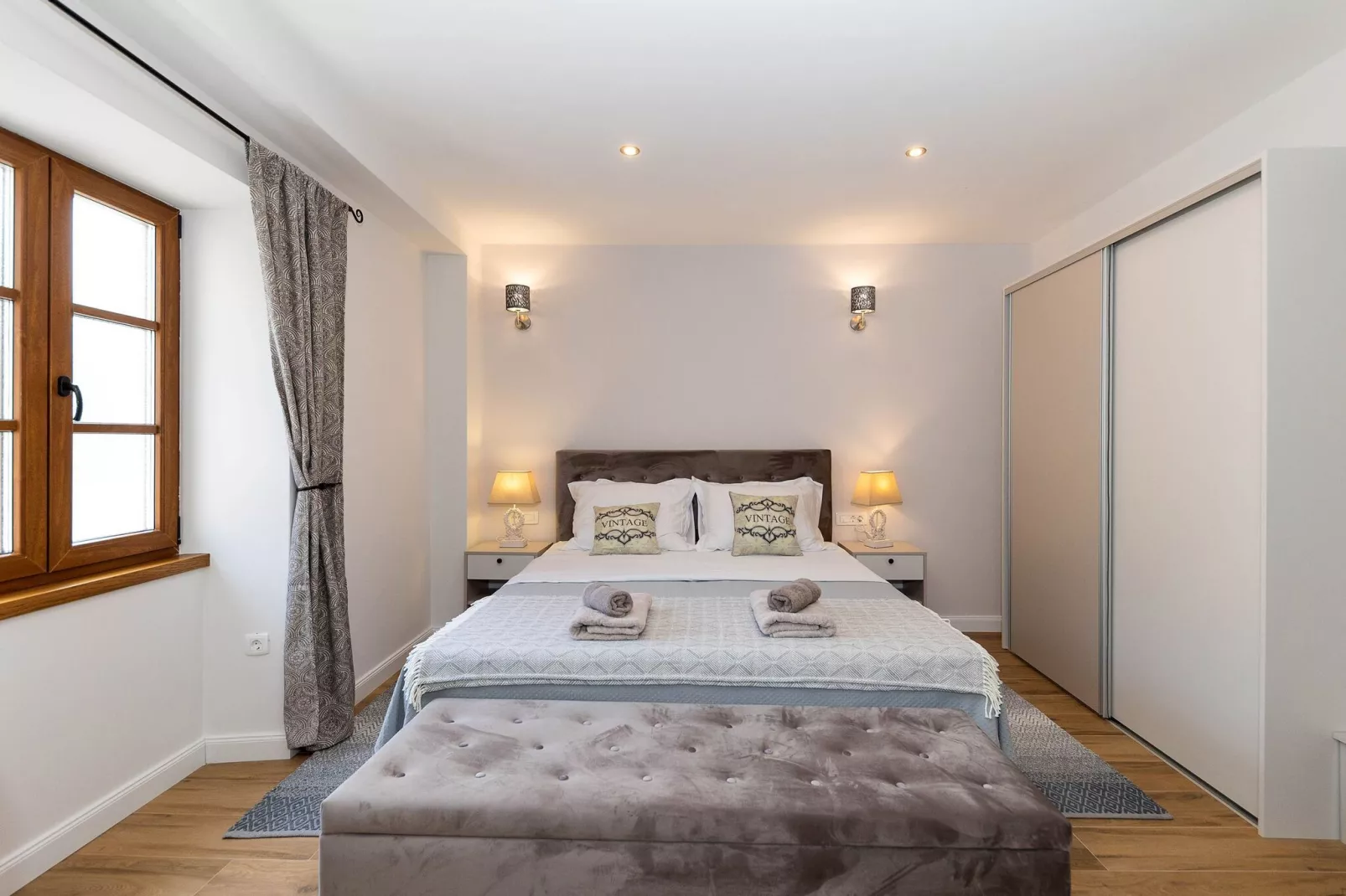 Evini Dvori-Bedroom