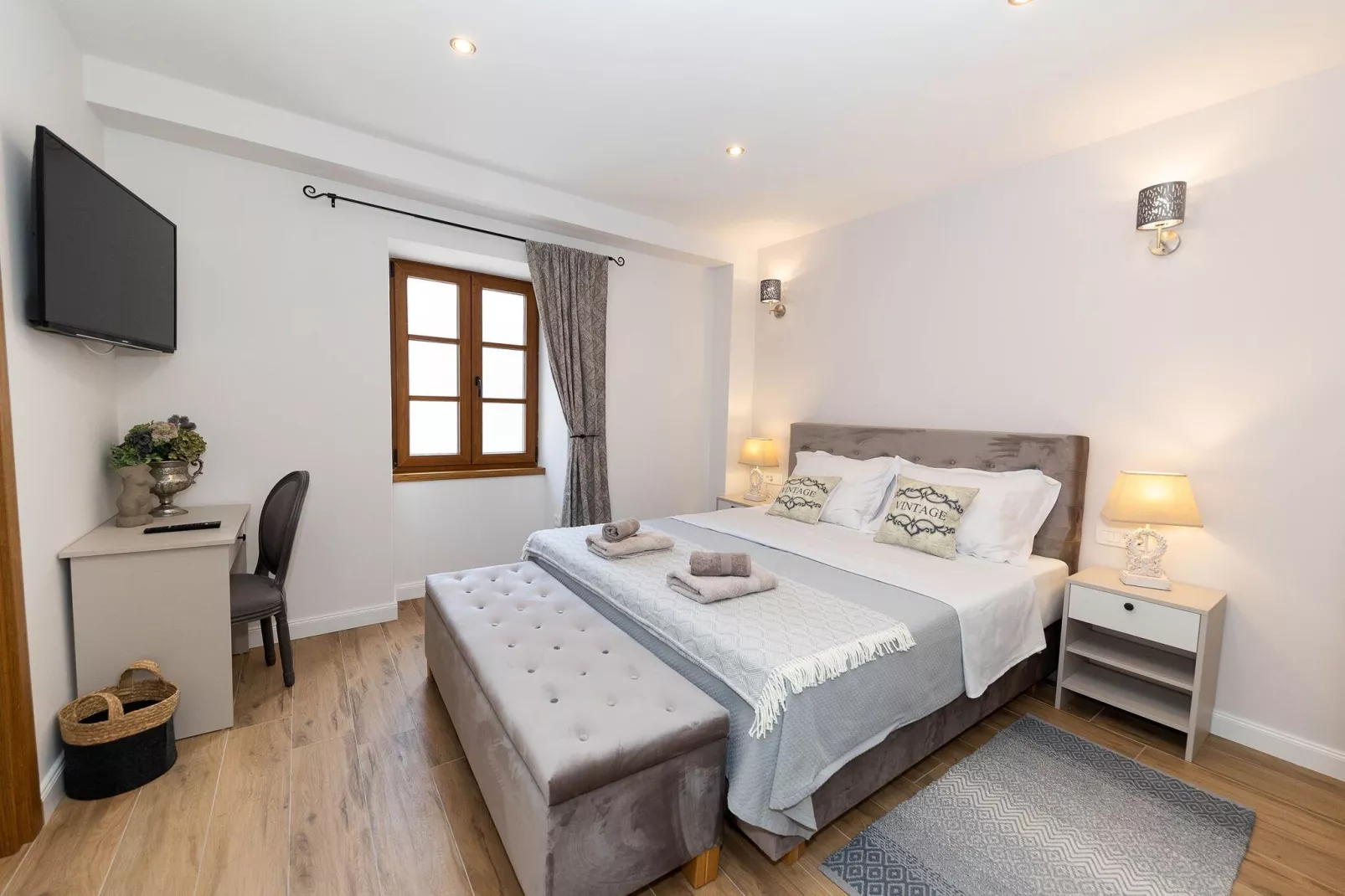 Evini Dvori-Bedroom