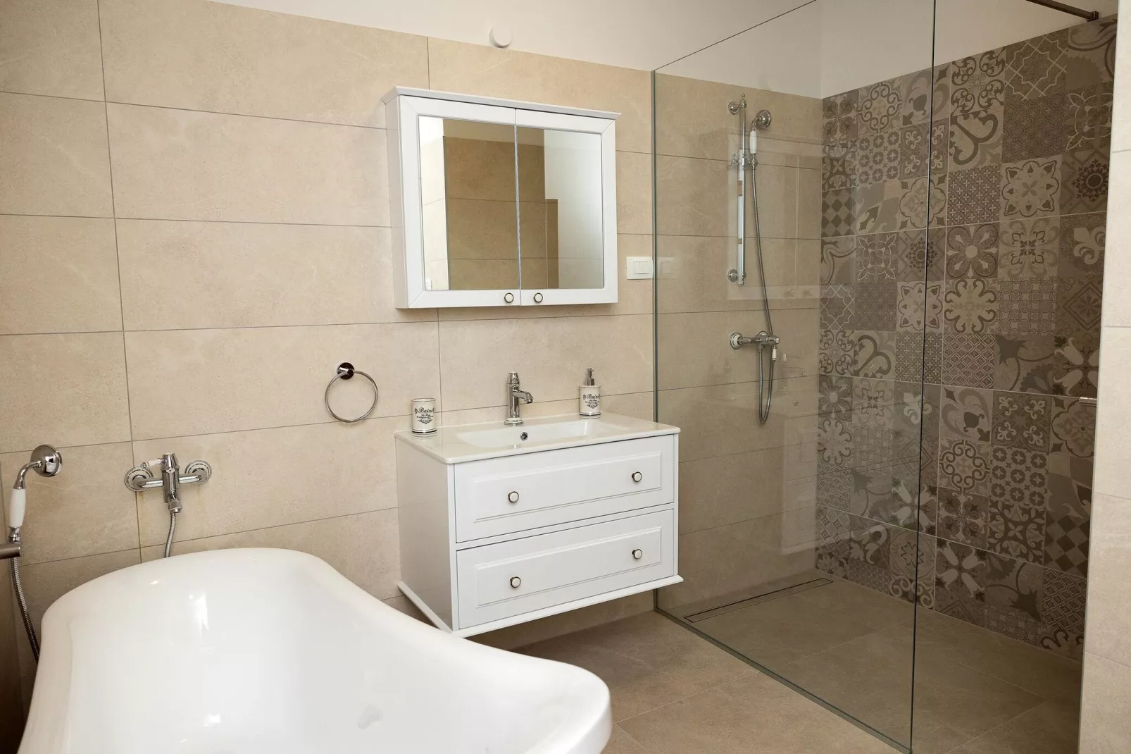 Evini Dvori-Bathroom