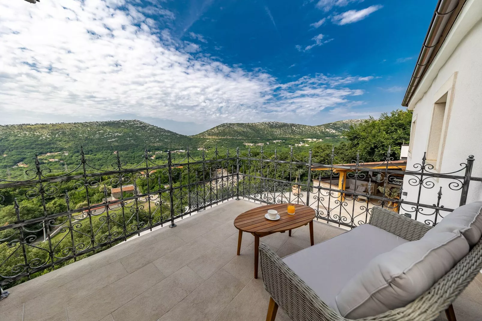 Evini Dvori-Terrace balcony