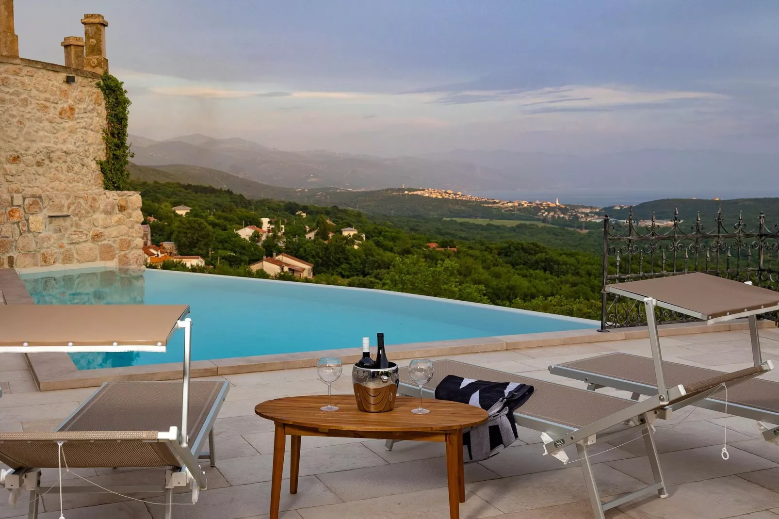 Evini Dvori-View summer