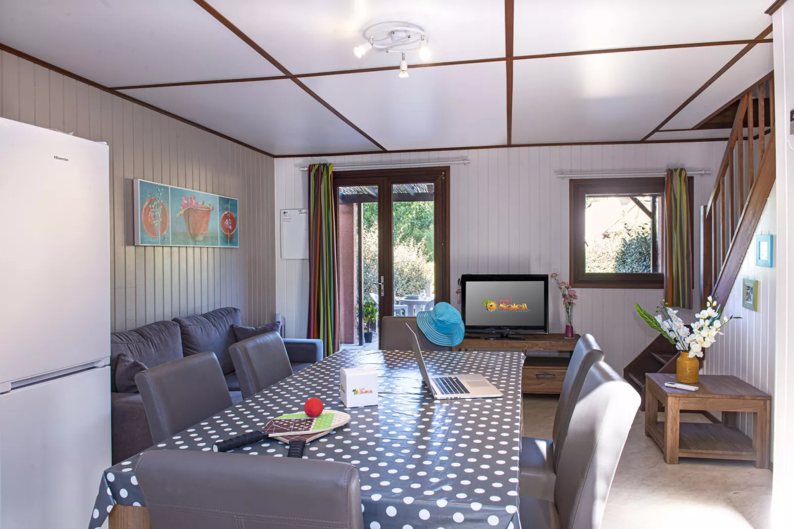 Domaine Les Tamaris et Les Portes du Soleil Portiragnes // Maison standard 2 chambres 6 pers-Living room