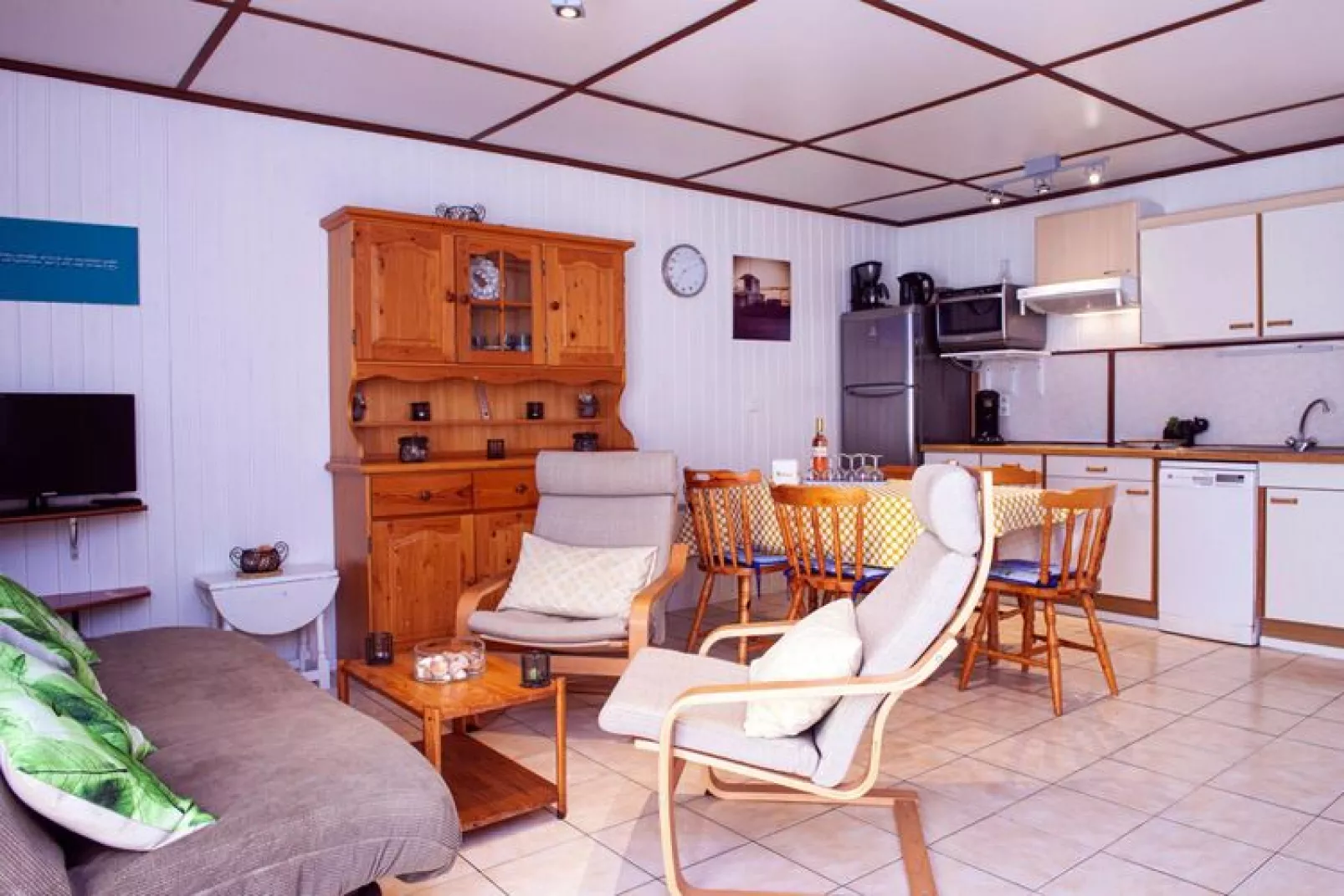 Domaine Les Tamaris et Les Portes du Soleil Portiragnes // Maison standard 2 chambres 6 pers-Living room