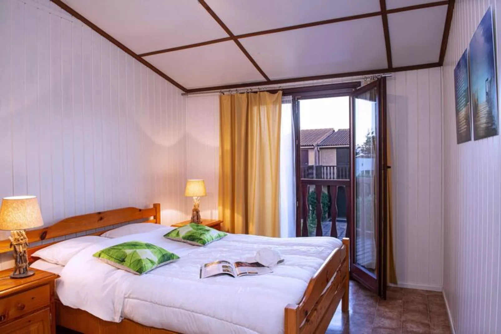 Domaine Les Tamaris et Les Portes du Soleil Portiragnes // Maison standard 2 chambres 6 pers-Bedroom