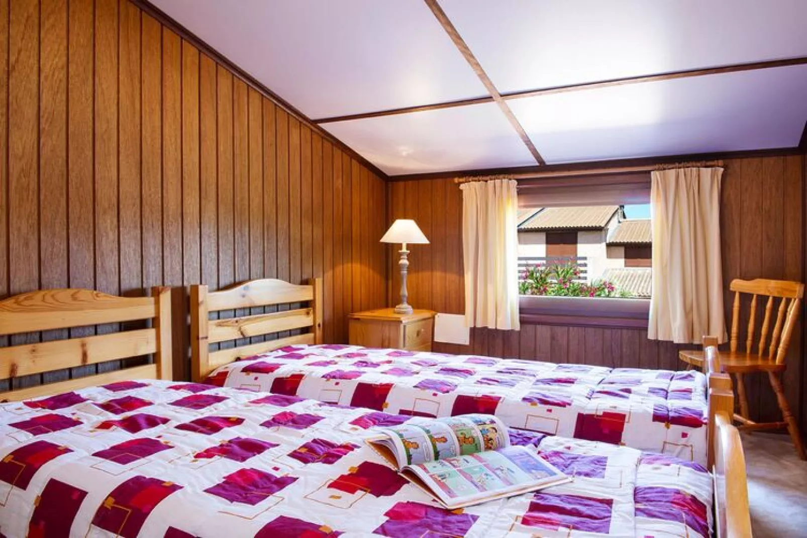 Domaine Les Tamaris et Les Portes du Soleil Portiragnes // Maison standard 2 chambres 6 pers-Bedroom