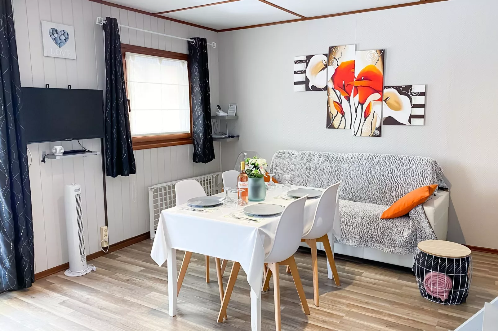 Domaine Les Tamaris et Les Portes du Soleil Portiragnes // Maison confort  2 chambres 6 pers-Living room