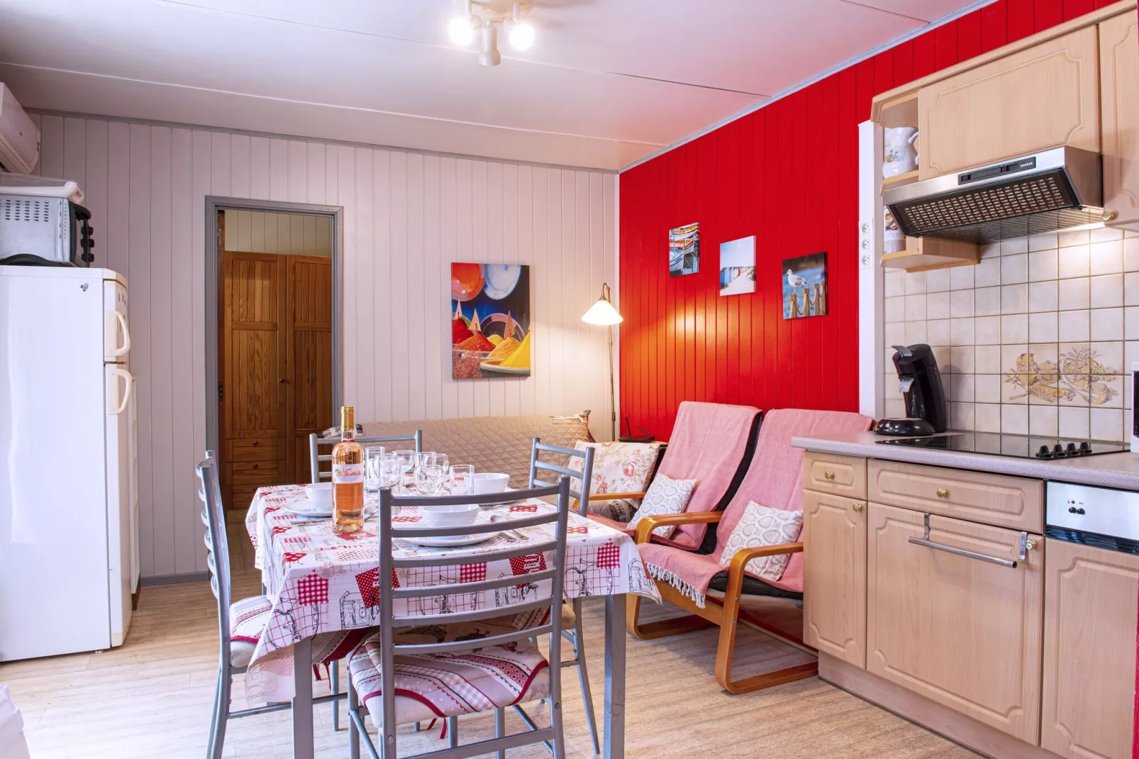 Domaine Les Tamaris et Les Portes du Soleil Portiragnes // Maison standard 3 chambres 7 pers-Living room