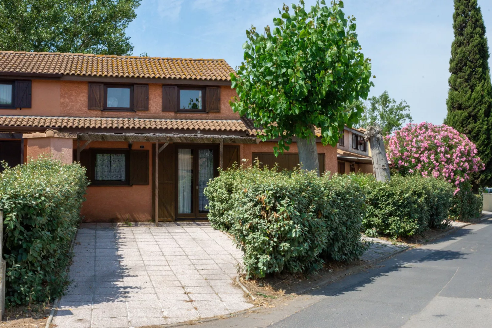 Domaine Les Tamaris et Les Portes du Soleil Portiragnes // Maison standard 3 chambres 7 pers-Exterior summer