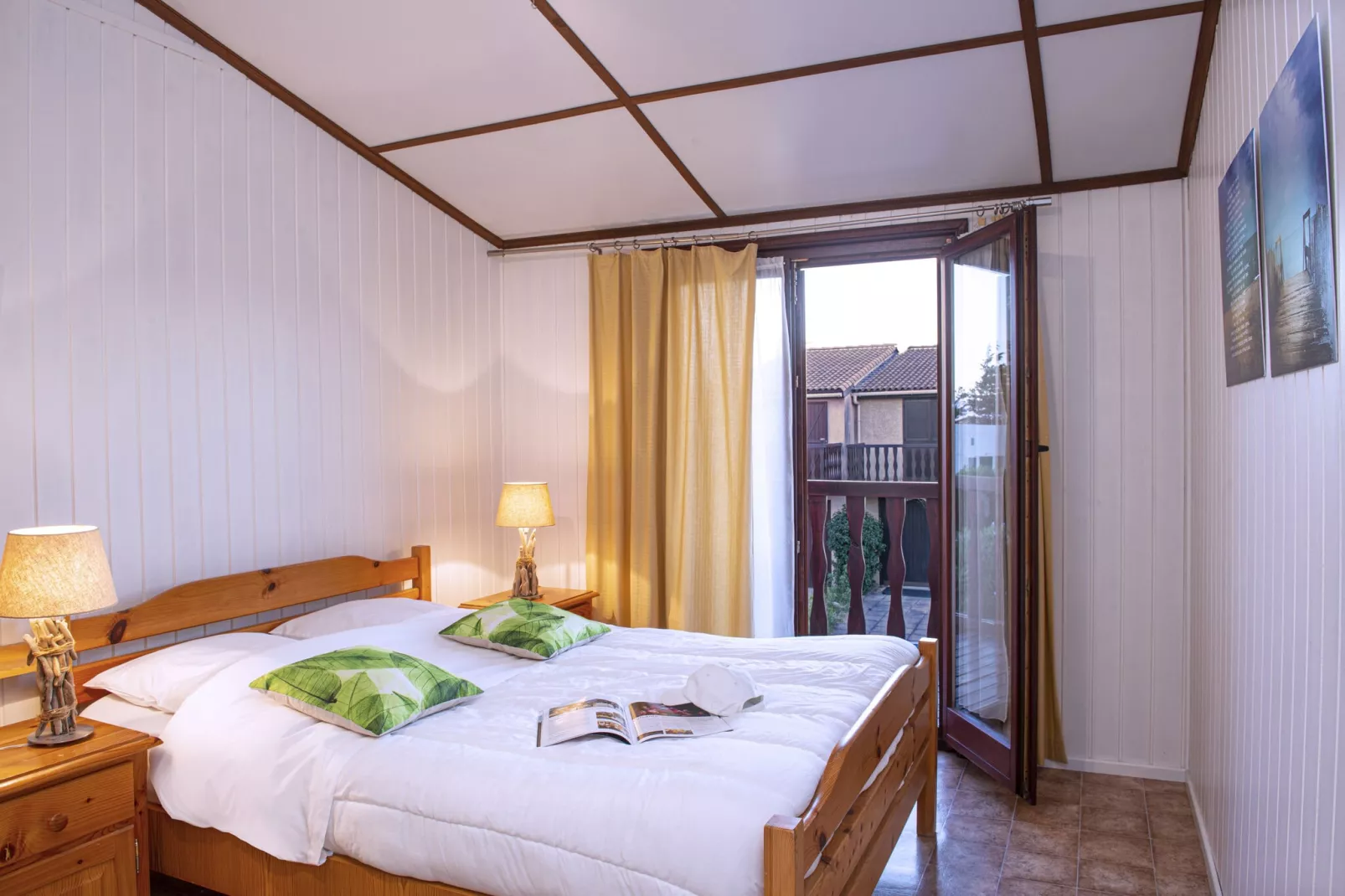 Domaine Les Tamaris et Les Portes du Soleil Portiragnes // Maison confort 3 chambres 7 pers-Bedroom