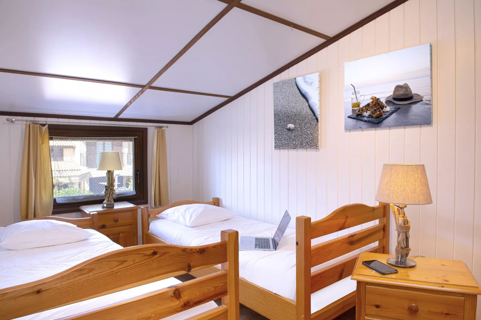 Domaine Les Tamaris et Les Portes du Soleil Portiragnes // Maison confort 3 chambres 7 pers-Bedroom