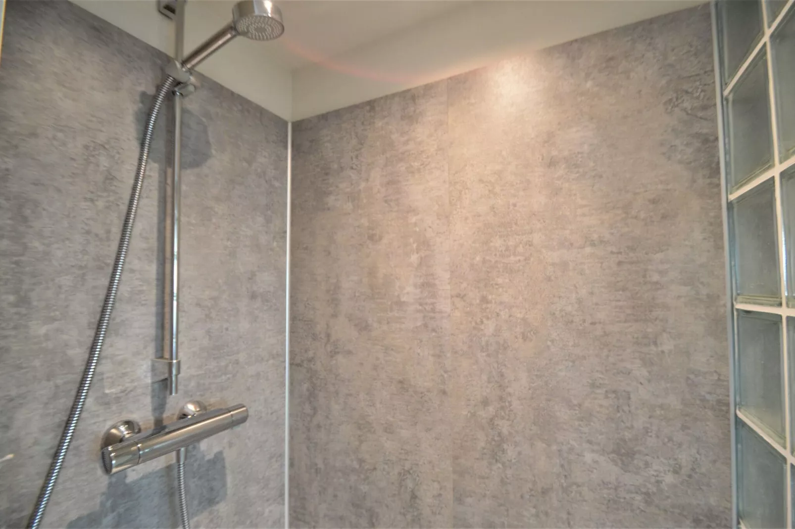 Le Tonneau du Géant-Bathroom