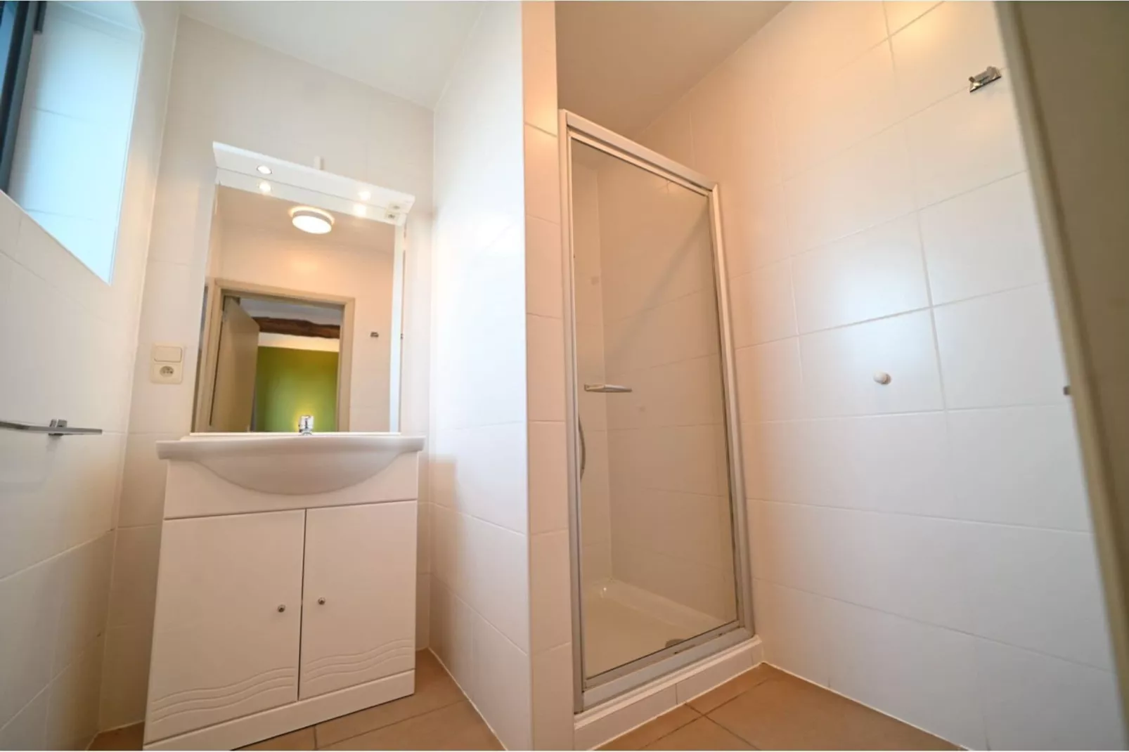 Chez Robert-Bathroom
