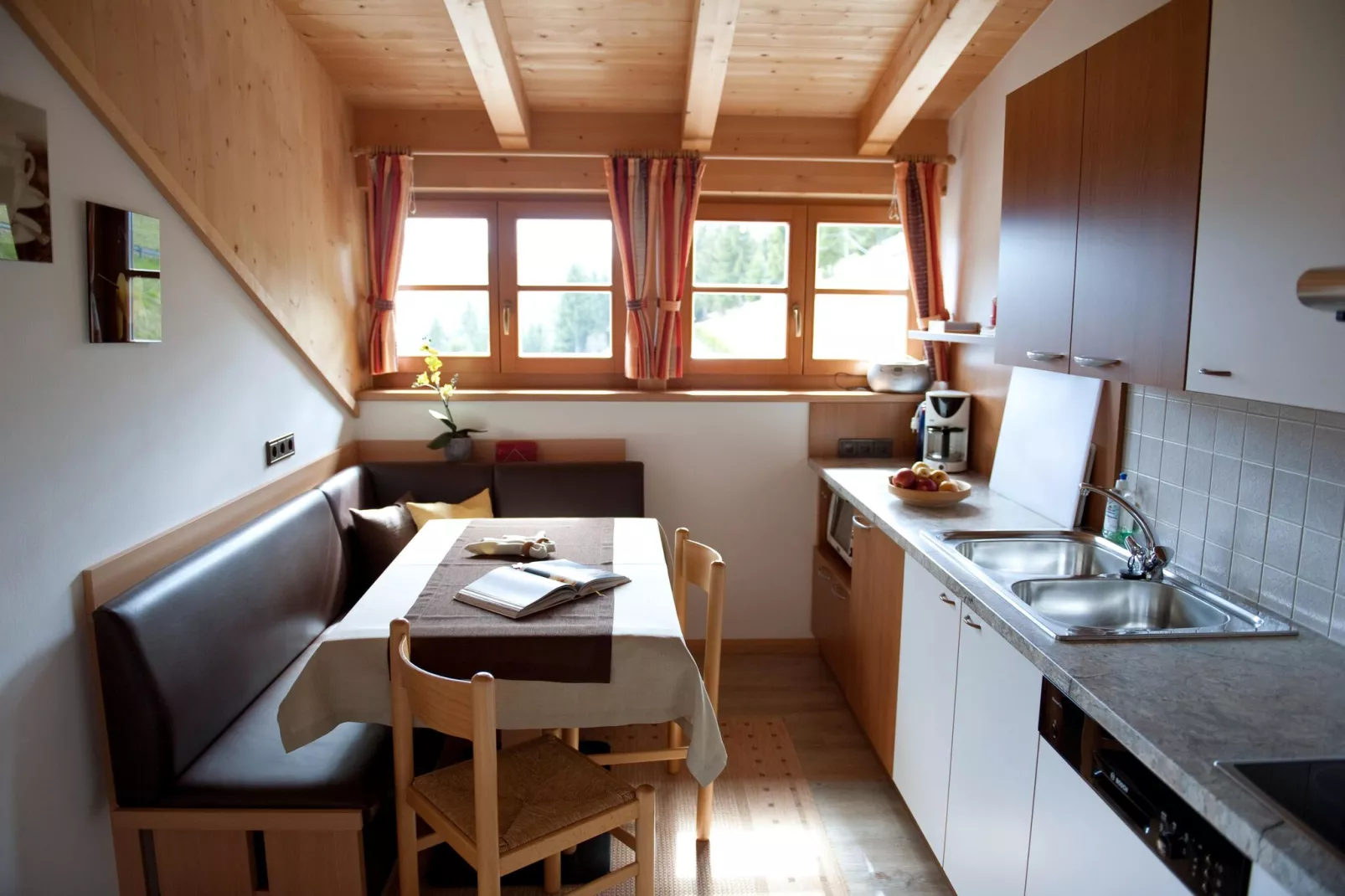 Niedermunthof Villnöß - Fermeda-Kitchen