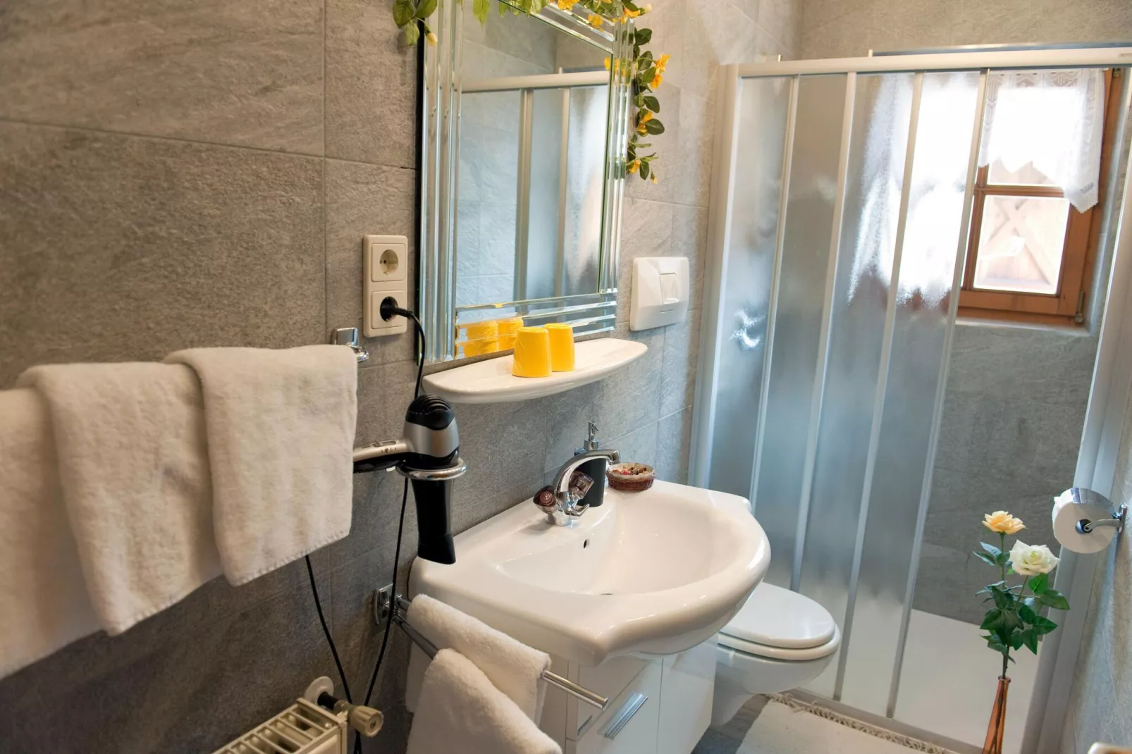 Niedermunthof Villnöß - Fermeda-Bathroom