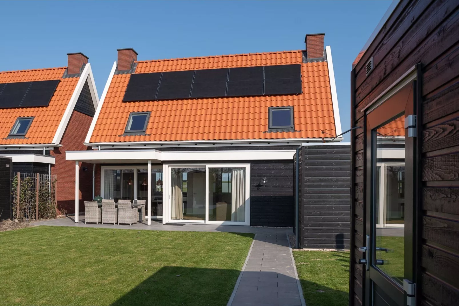 Charming Beveland met jacuzzi en buitensauna-Gardens summer