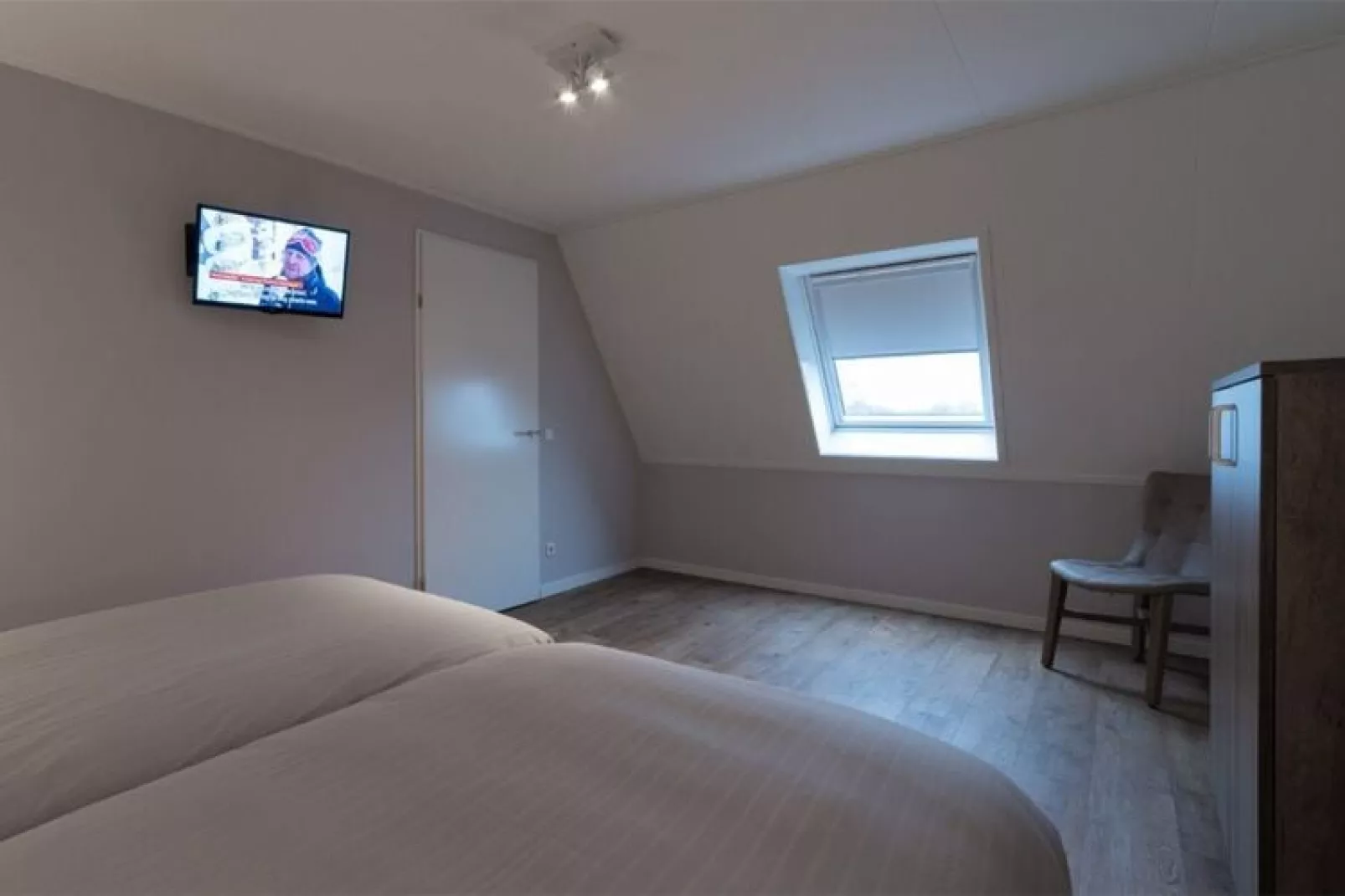 Charming Beveland met jacuzzi en buitensauna-Bedroom