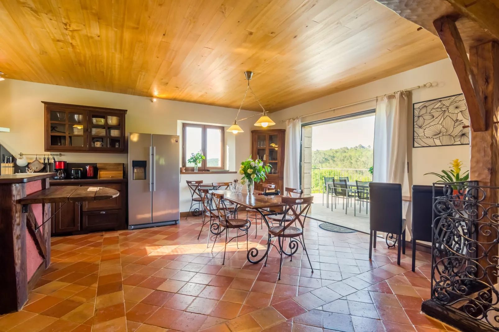 Maison de vacances Mazeyrolles 8p-Dining room