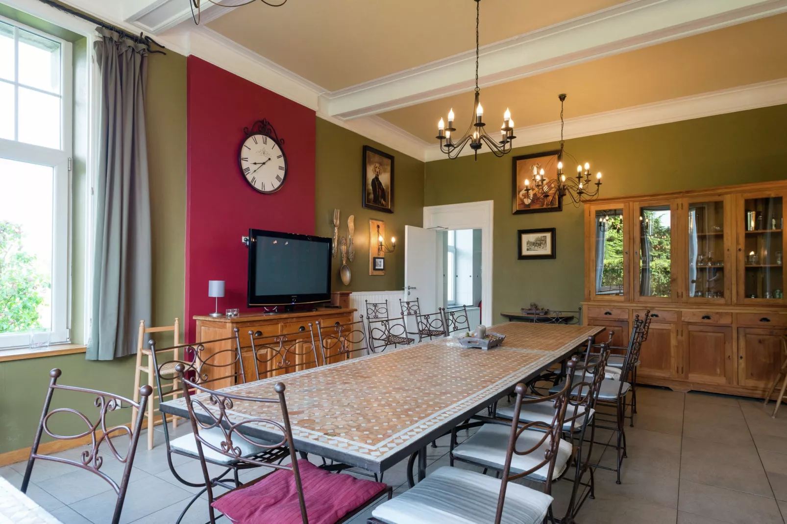 Château de luxe-Dining room