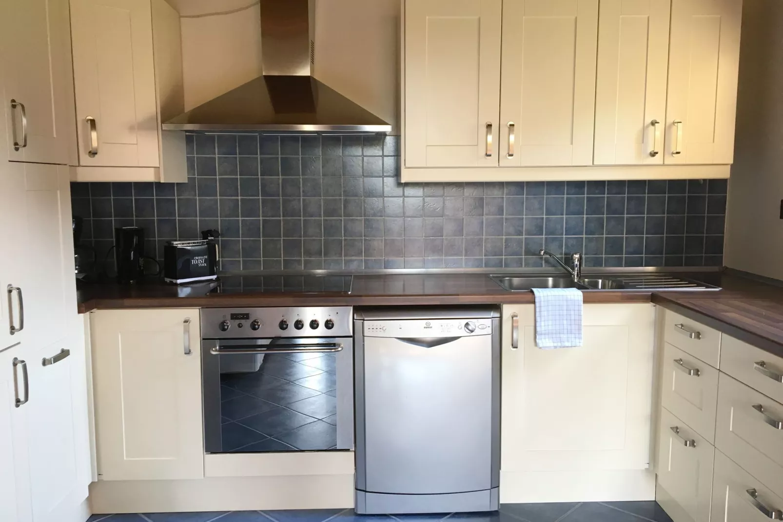Garda Resort T6 PT Std-Kitchen