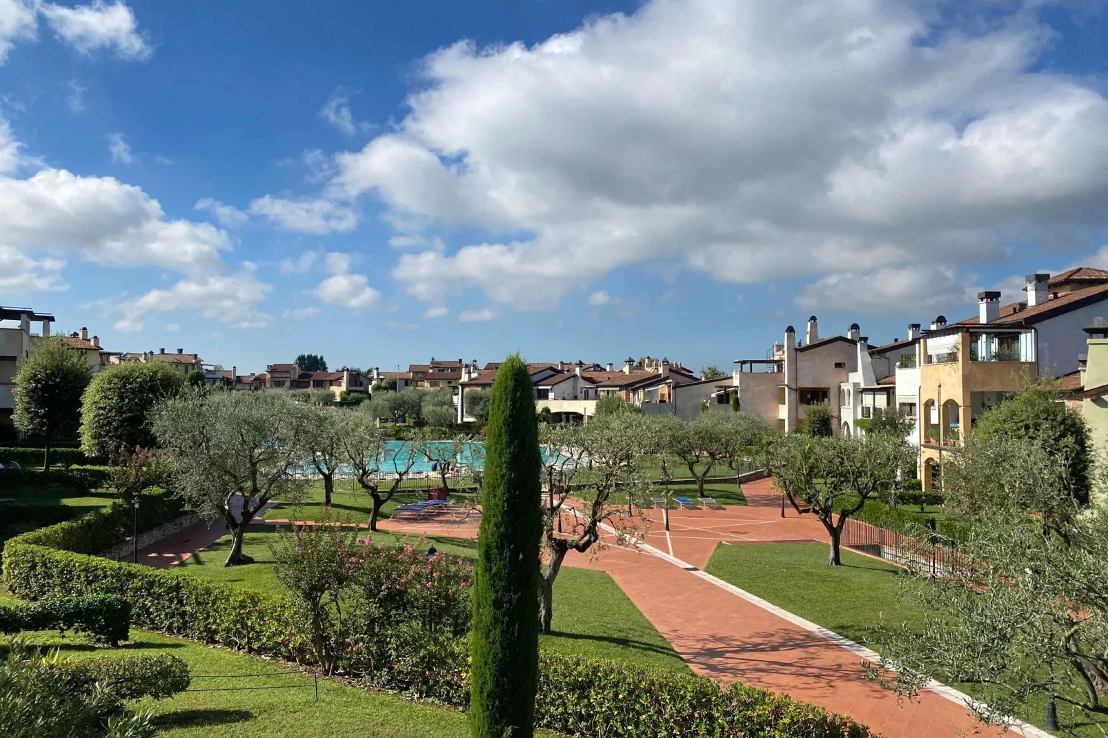 Garda Resort T4 1P Sup-Gardens summer