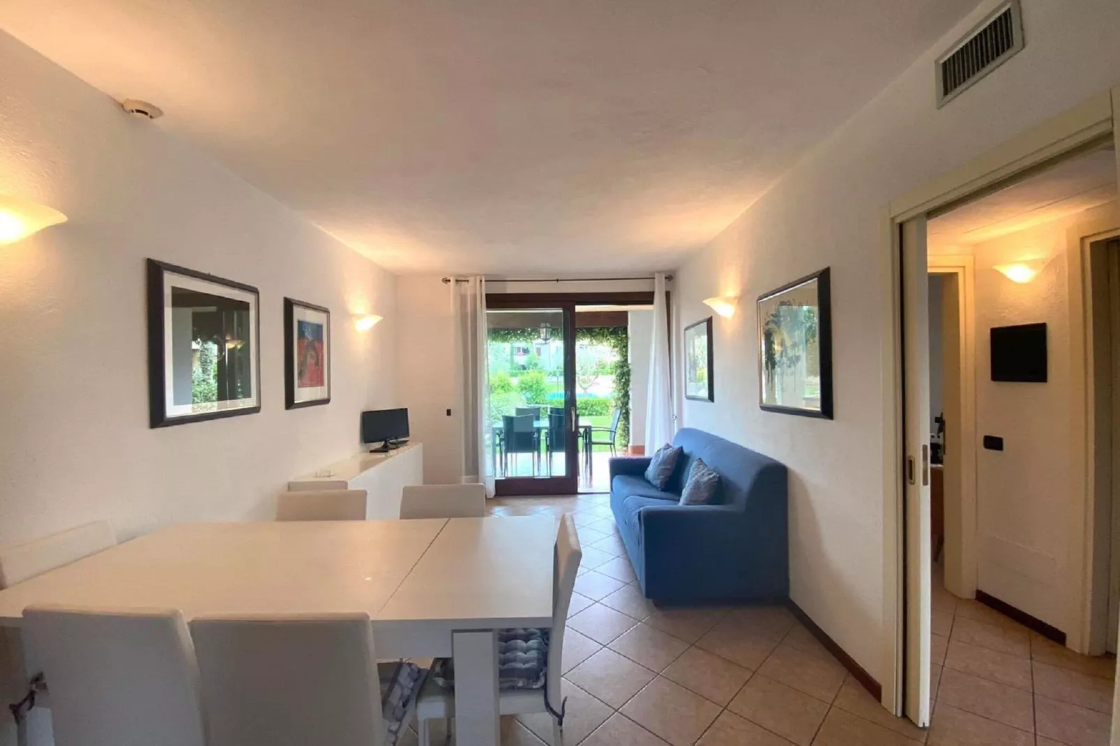 Garda Resort T6 PT Sup-Living room