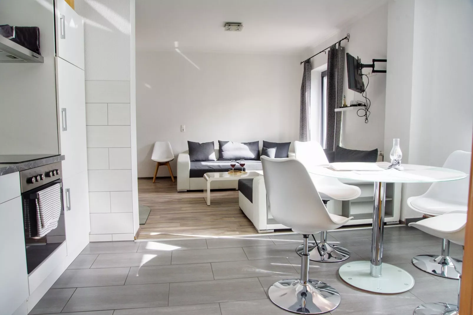 Schöne Ferienwohnung mit Terrasse-Living room