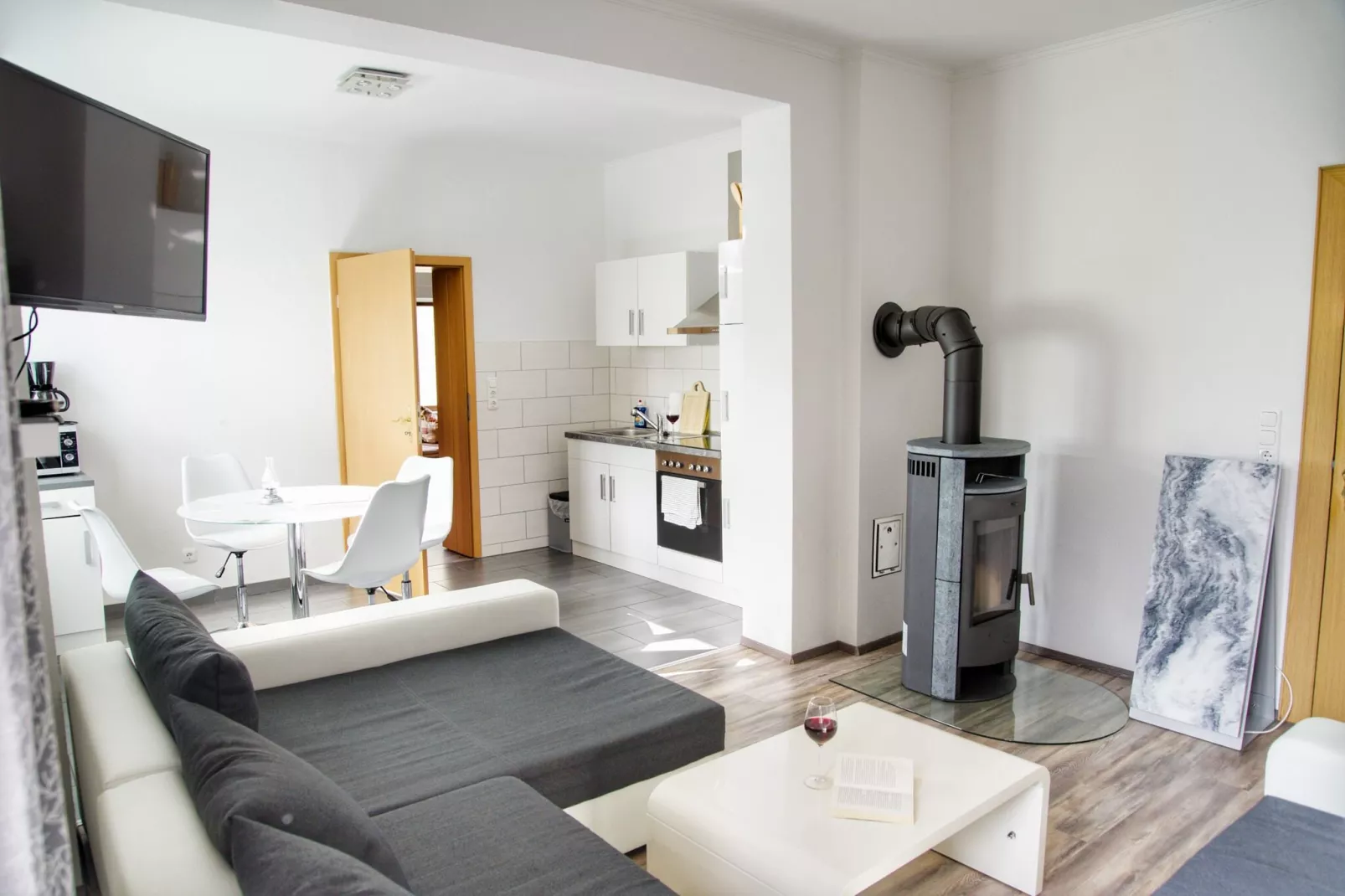 Schöne Ferienwohnung mit Terrasse-Living room