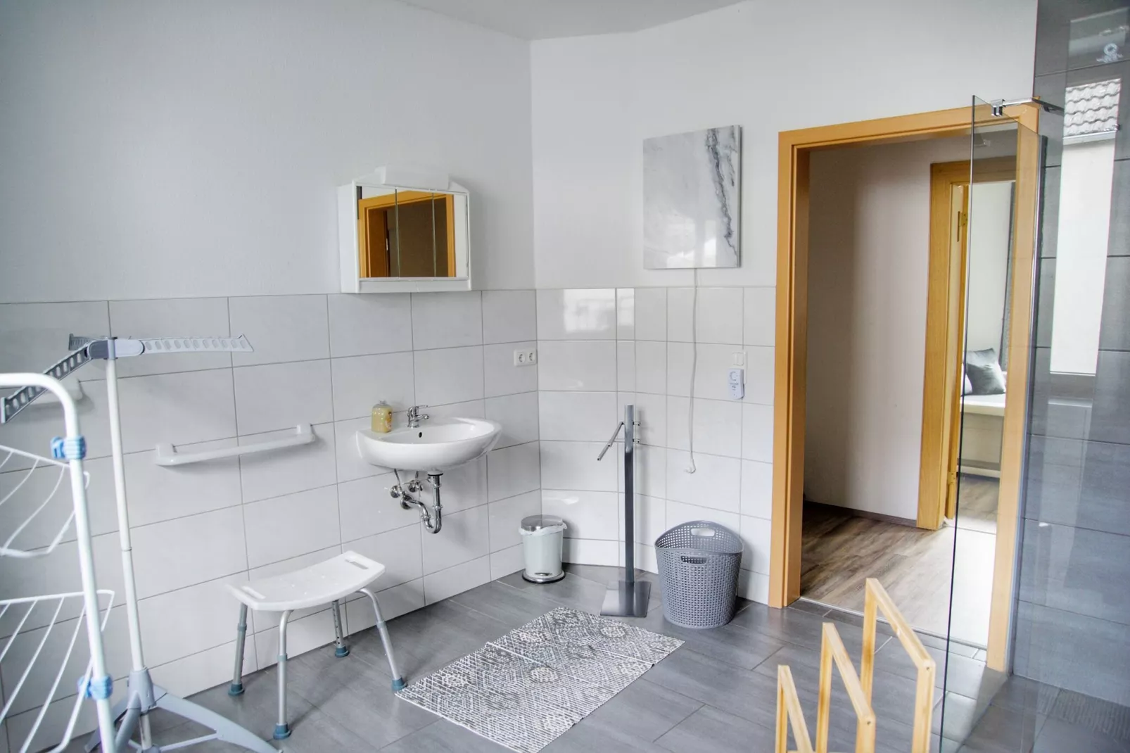 Schöne Ferienwohnung mit Terrasse-Bathroom