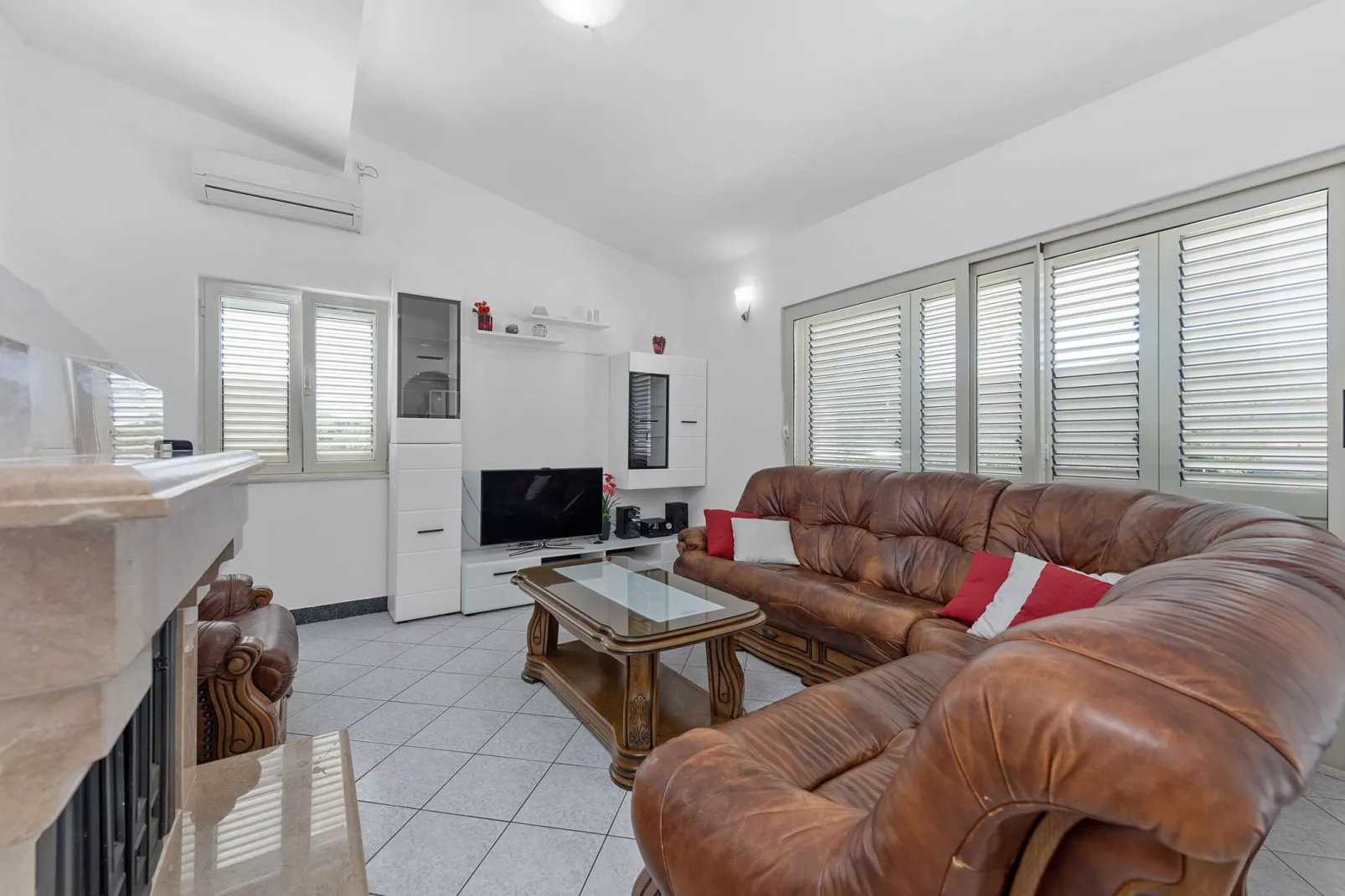 Villa Almas holiday house-Living room