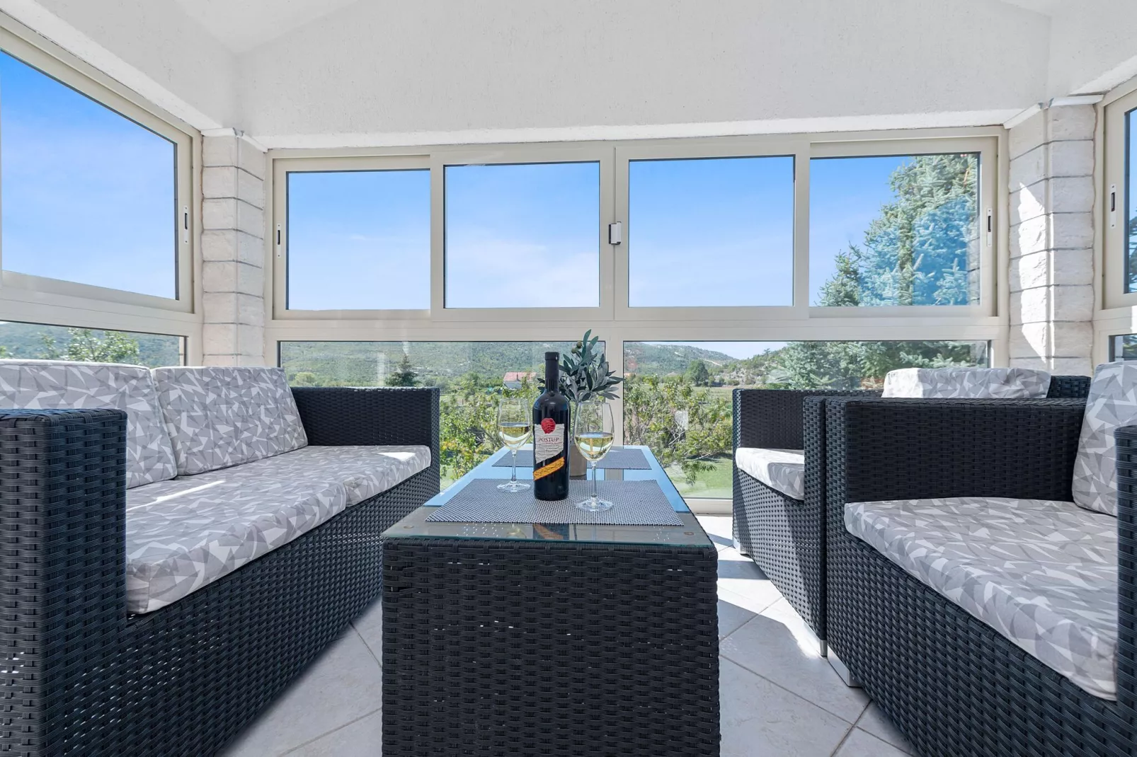 Villa Almas holiday house-Terrace balcony