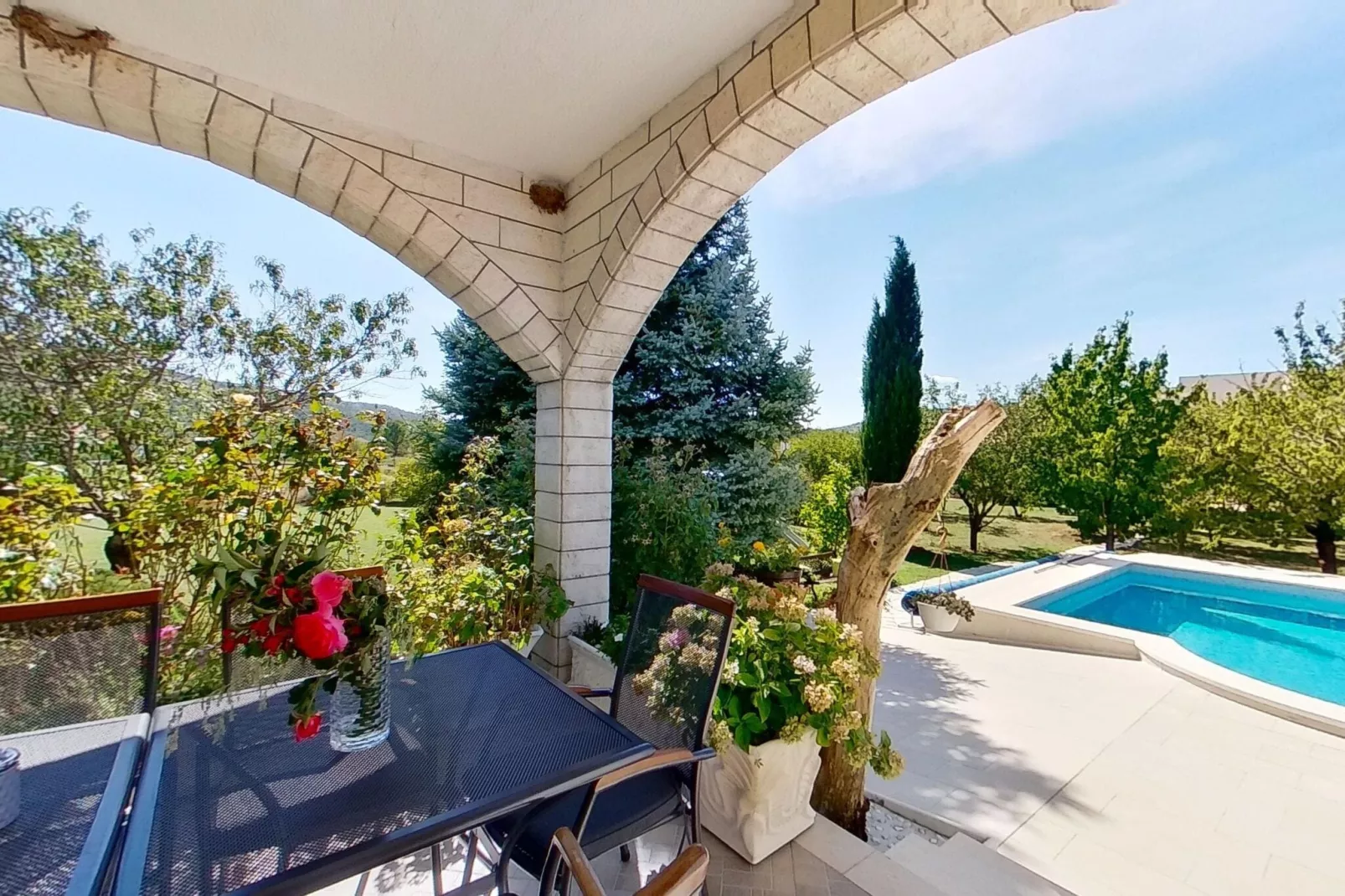 Villa Almas holiday house-Terrace balcony
