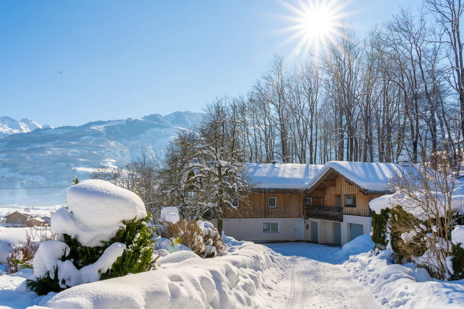 Josefine-Eva-Exterior winter