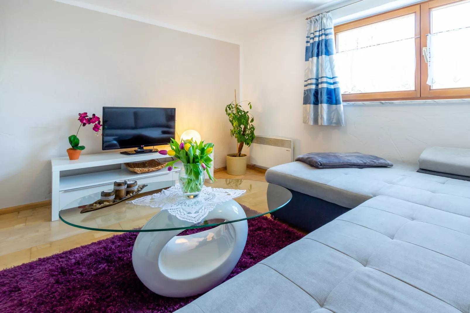 Josefine-Eva-Living room