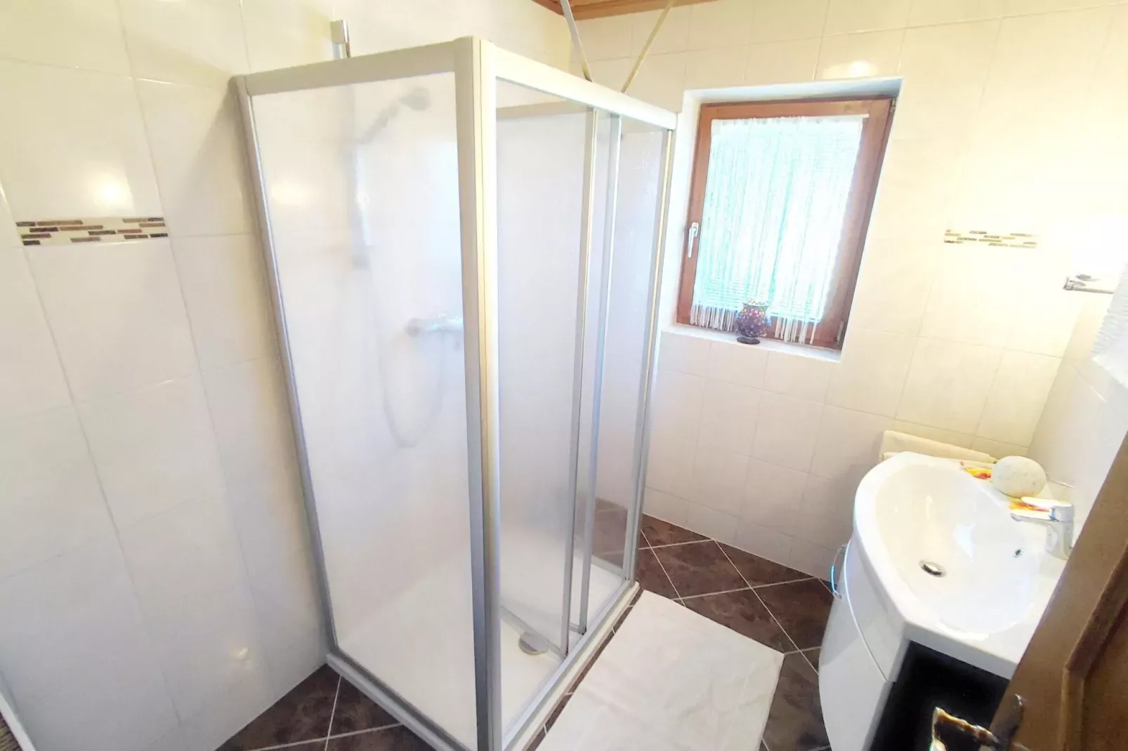Ferienhaus Linda-Bathroom