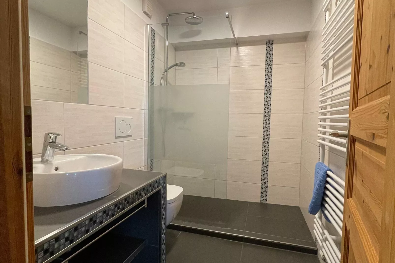 Ferienwohnung mit Leuchtturmblick-Bathroom